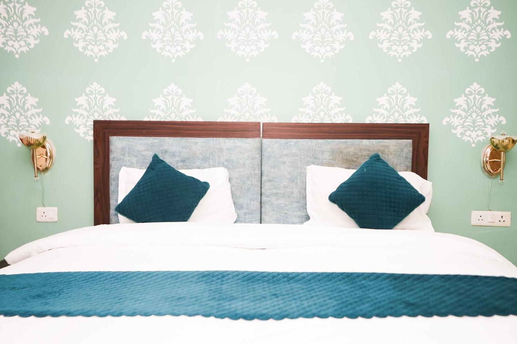 מלון גורגאון Tanvi Premium Residency Near Artemis Hospital, Gurugram מראה חיצוני תמונה