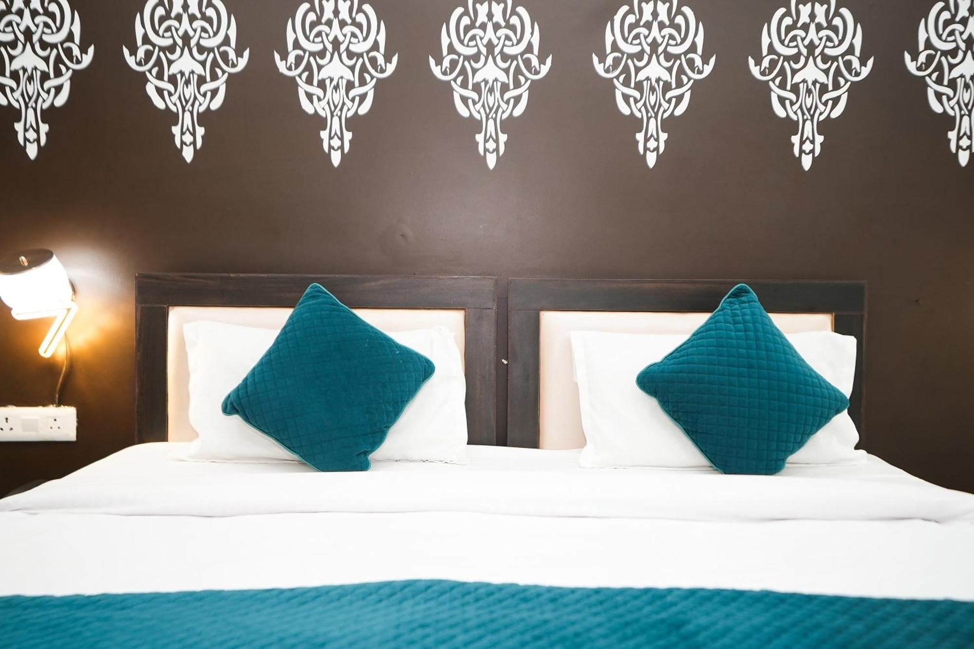 מלון גורגאון Tanvi Premium Residency Near Artemis Hospital, Gurugram מראה חיצוני תמונה