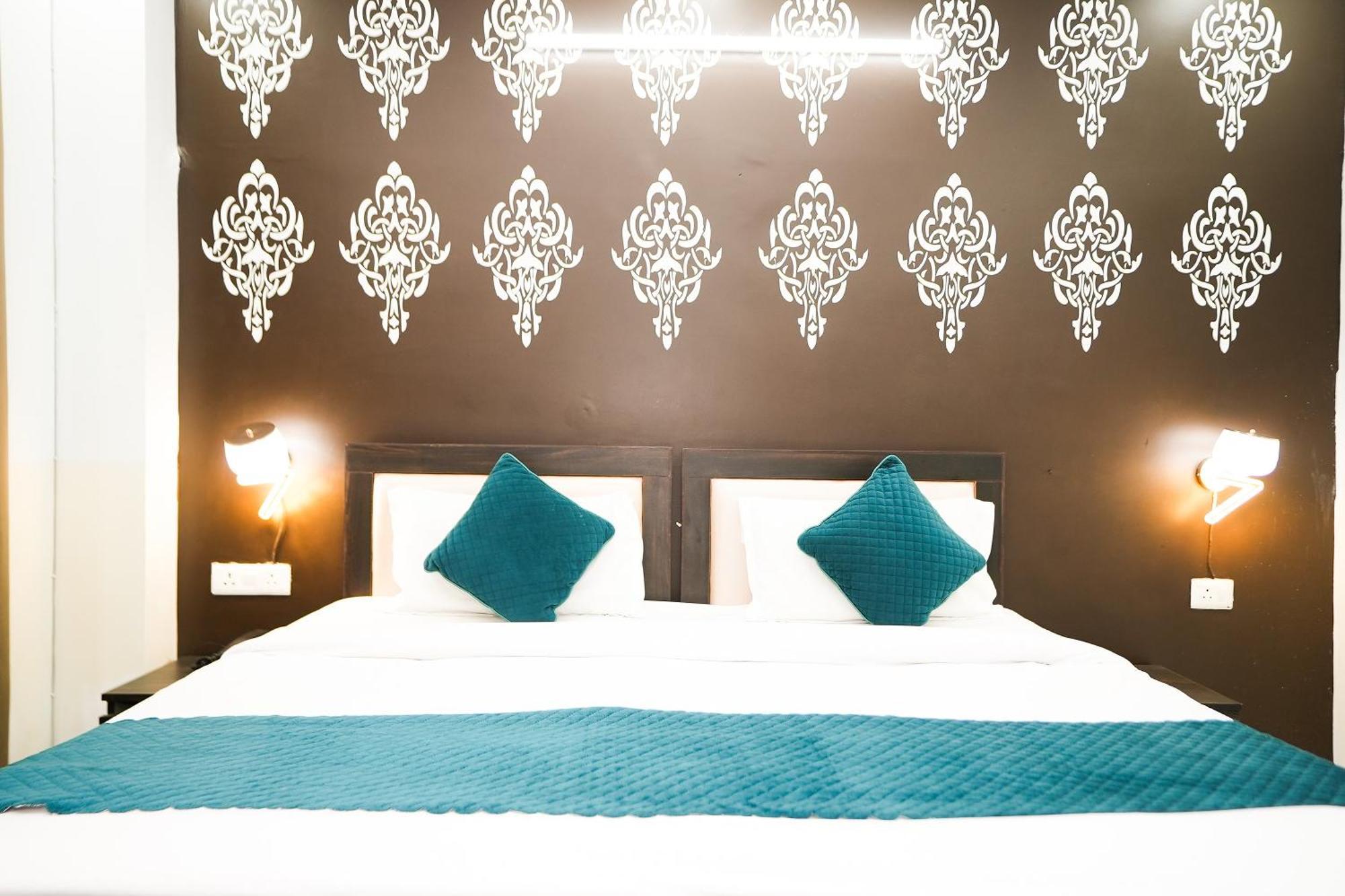 מלון גורגאון Tanvi Premium Residency Near Artemis Hospital, Gurugram מראה חיצוני תמונה