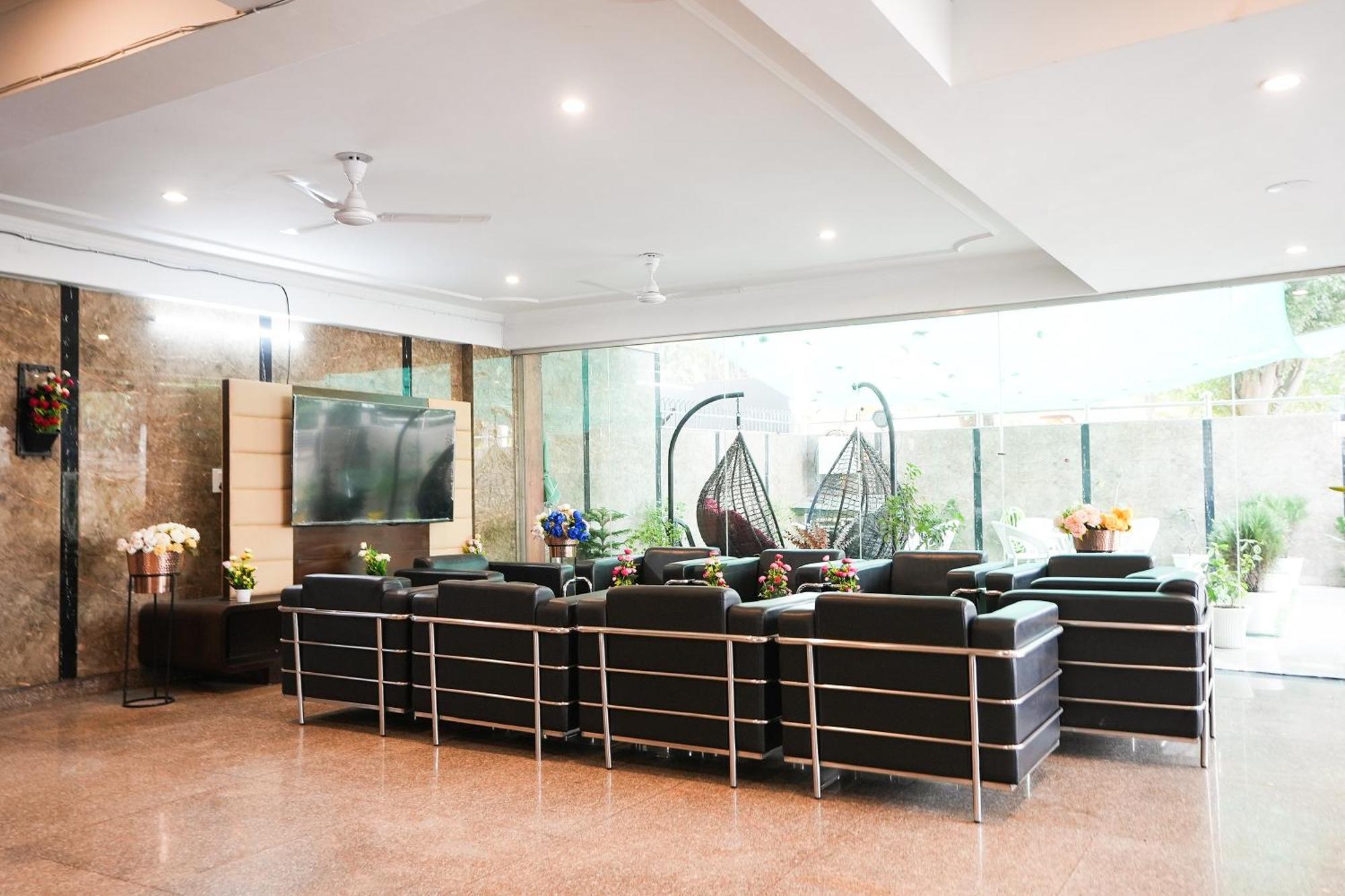 מלון גורגאון Tanvi Premium Residency Near Artemis Hospital, Gurugram מראה חיצוני תמונה