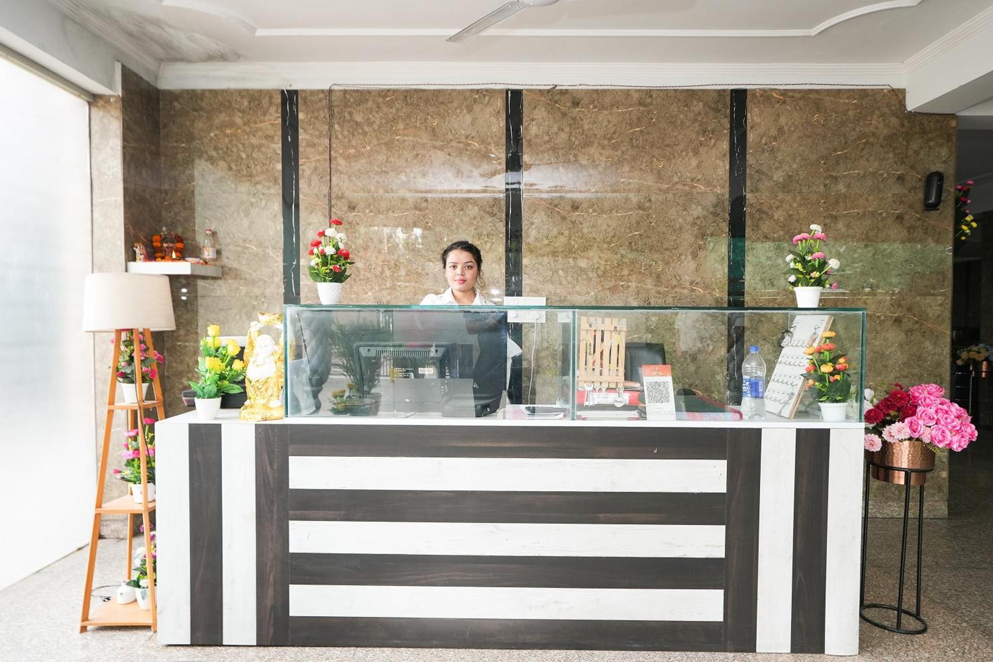 מלון גורגאון Tanvi Premium Residency Near Artemis Hospital, Gurugram מראה חיצוני תמונה