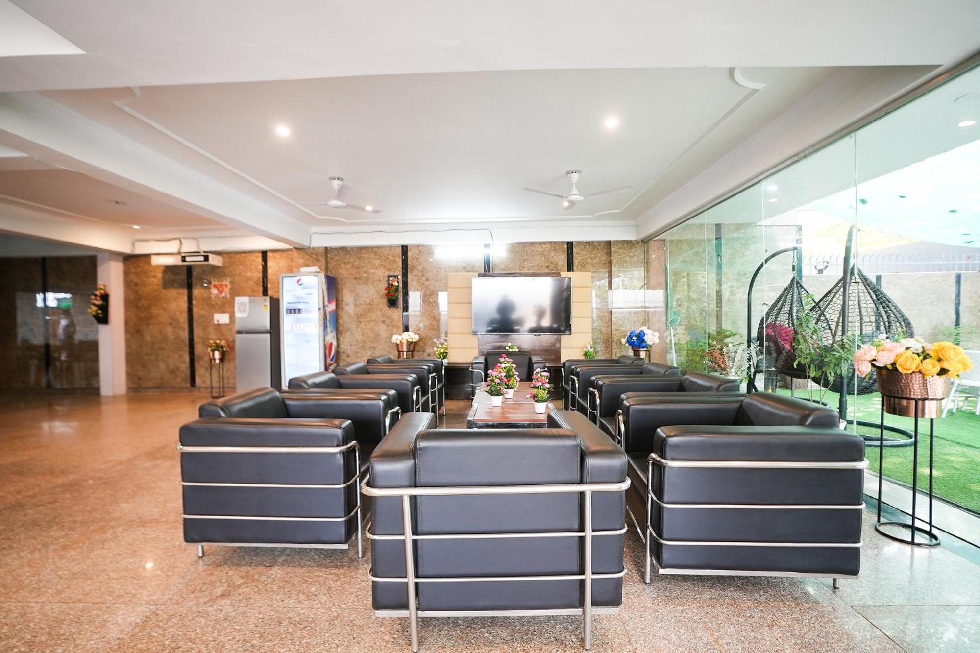 מלון גורגאון Tanvi Premium Residency Near Artemis Hospital, Gurugram מראה חיצוני תמונה
