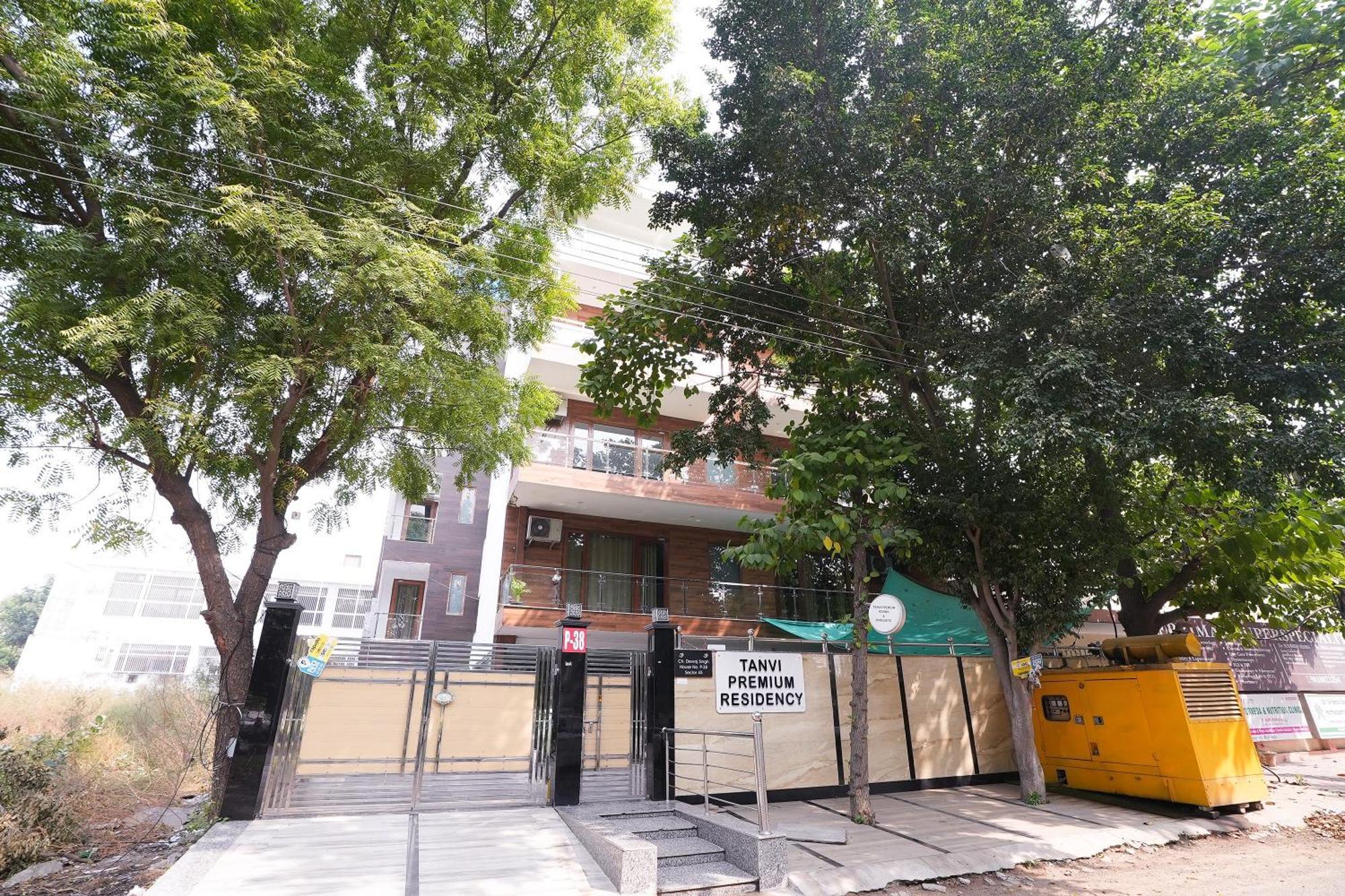 מלון גורגאון Tanvi Premium Residency Near Artemis Hospital, Gurugram מראה חיצוני תמונה