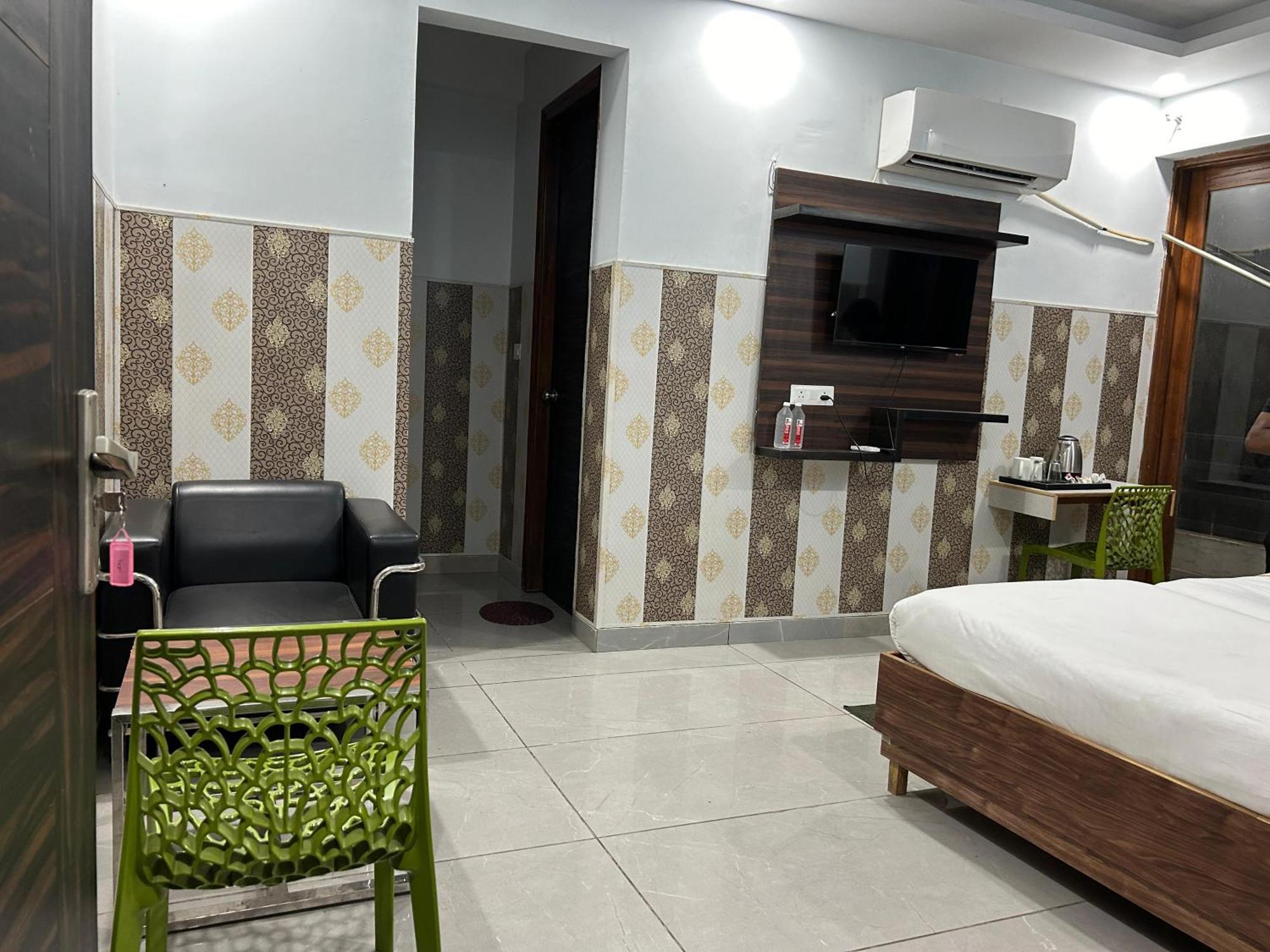 מלון גורגאון Tanvi Premium Residency Near Artemis Hospital, Gurugram מראה חיצוני תמונה