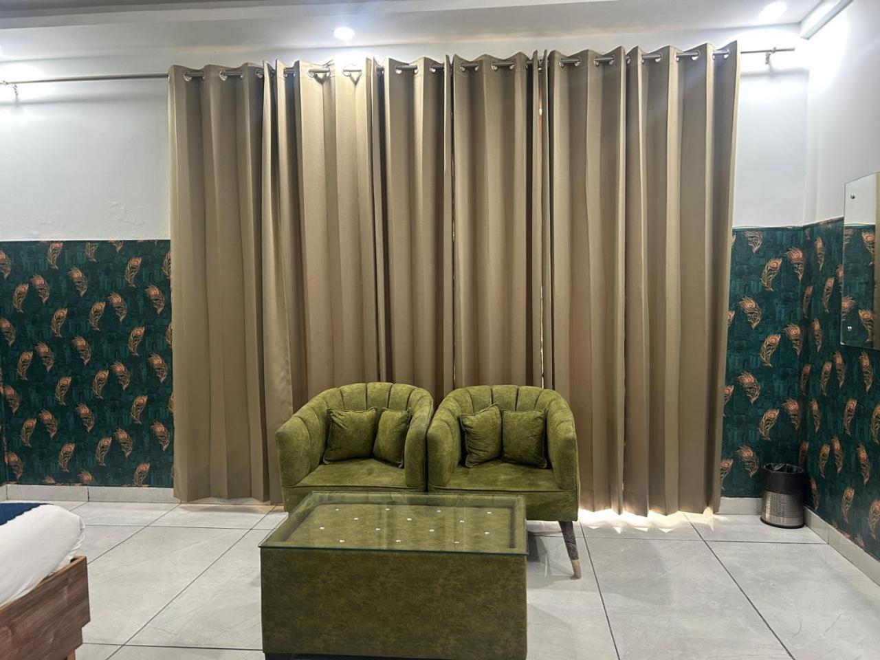 מלון גורגאון Tanvi Premium Residency Near Artemis Hospital, Gurugram מראה חיצוני תמונה