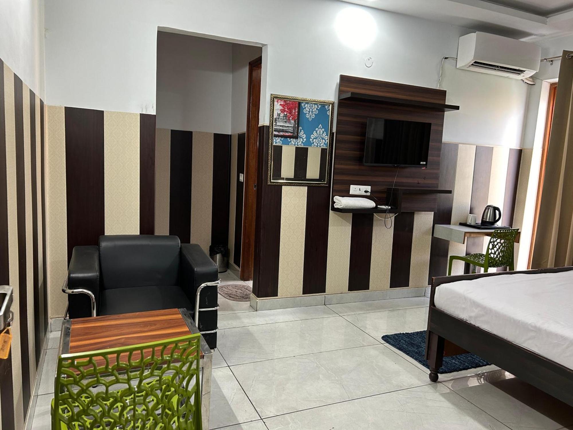 מלון גורגאון Tanvi Premium Residency Near Artemis Hospital, Gurugram מראה חיצוני תמונה
