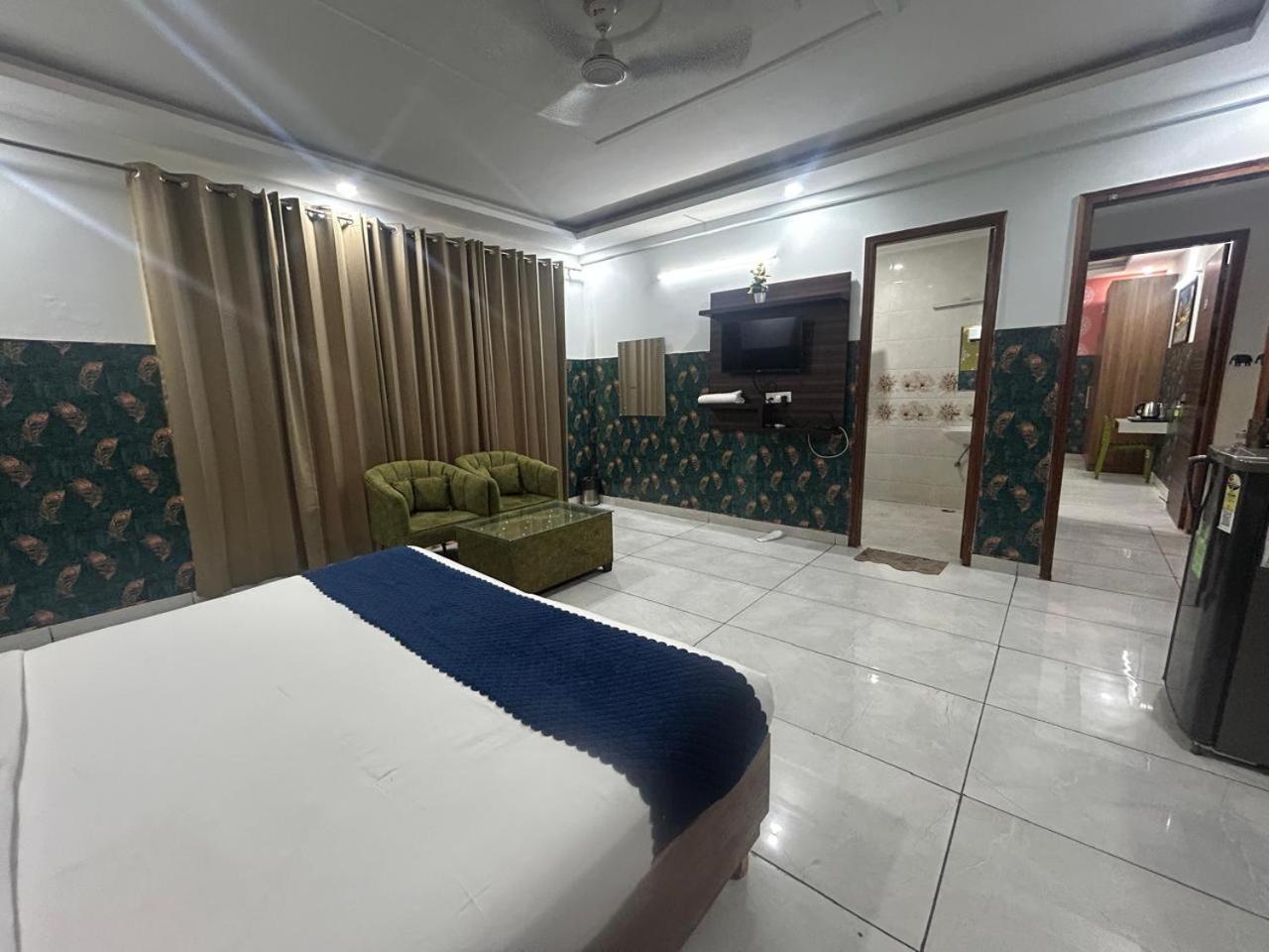 מלון גורגאון Tanvi Premium Residency Near Artemis Hospital, Gurugram מראה חיצוני תמונה