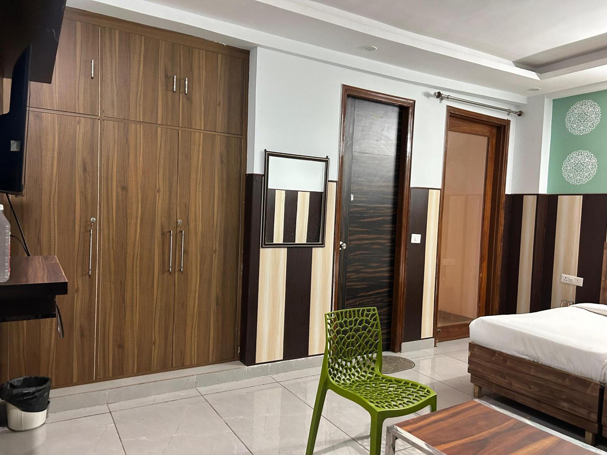 מלון גורגאון Tanvi Premium Residency Near Artemis Hospital, Gurugram מראה חיצוני תמונה