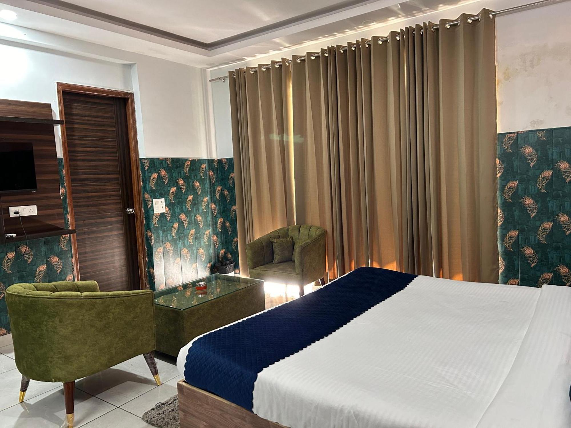 מלון גורגאון Tanvi Premium Residency Near Artemis Hospital, Gurugram מראה חיצוני תמונה