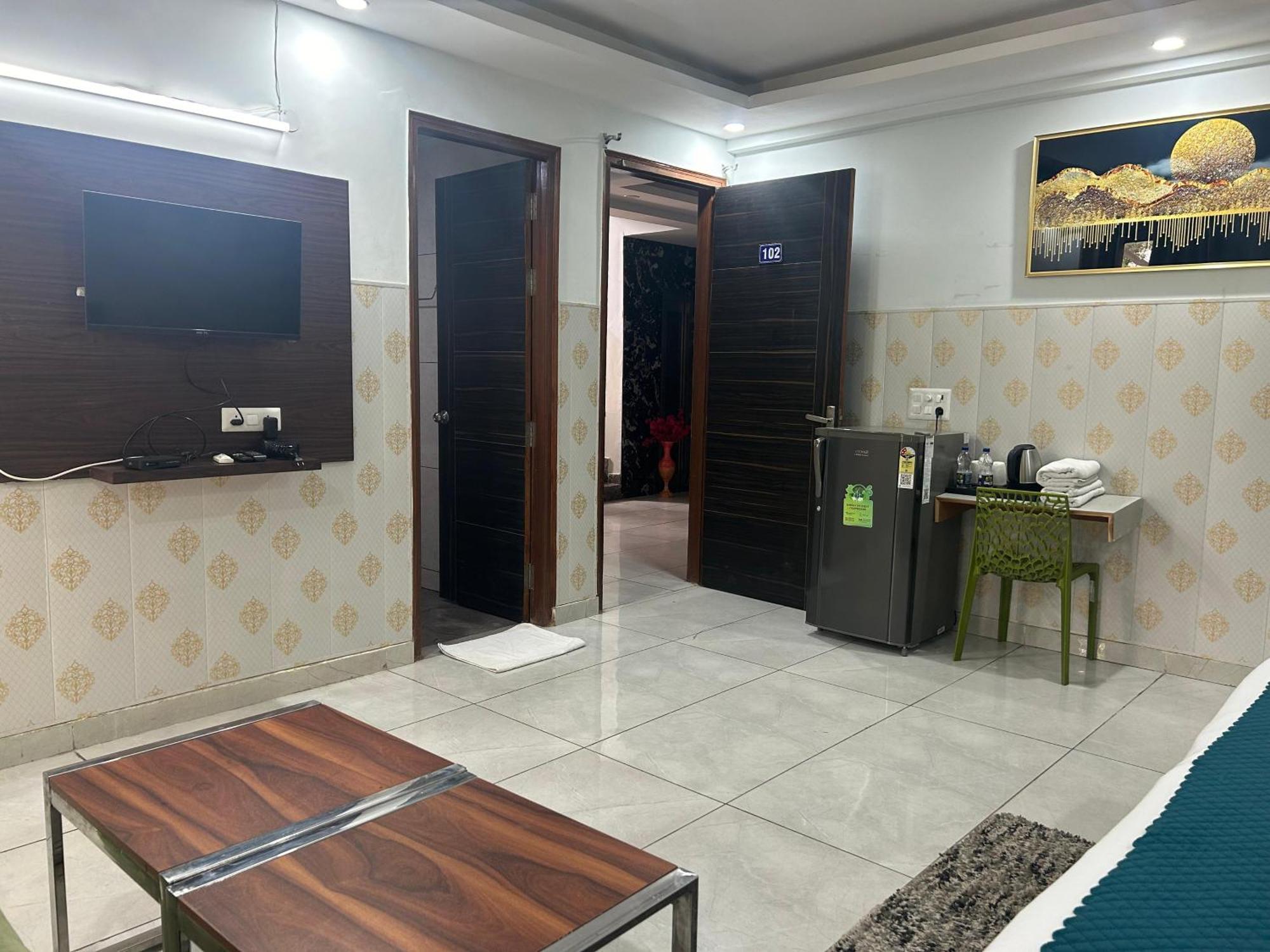 מלון גורגאון Tanvi Premium Residency Near Artemis Hospital, Gurugram מראה חיצוני תמונה