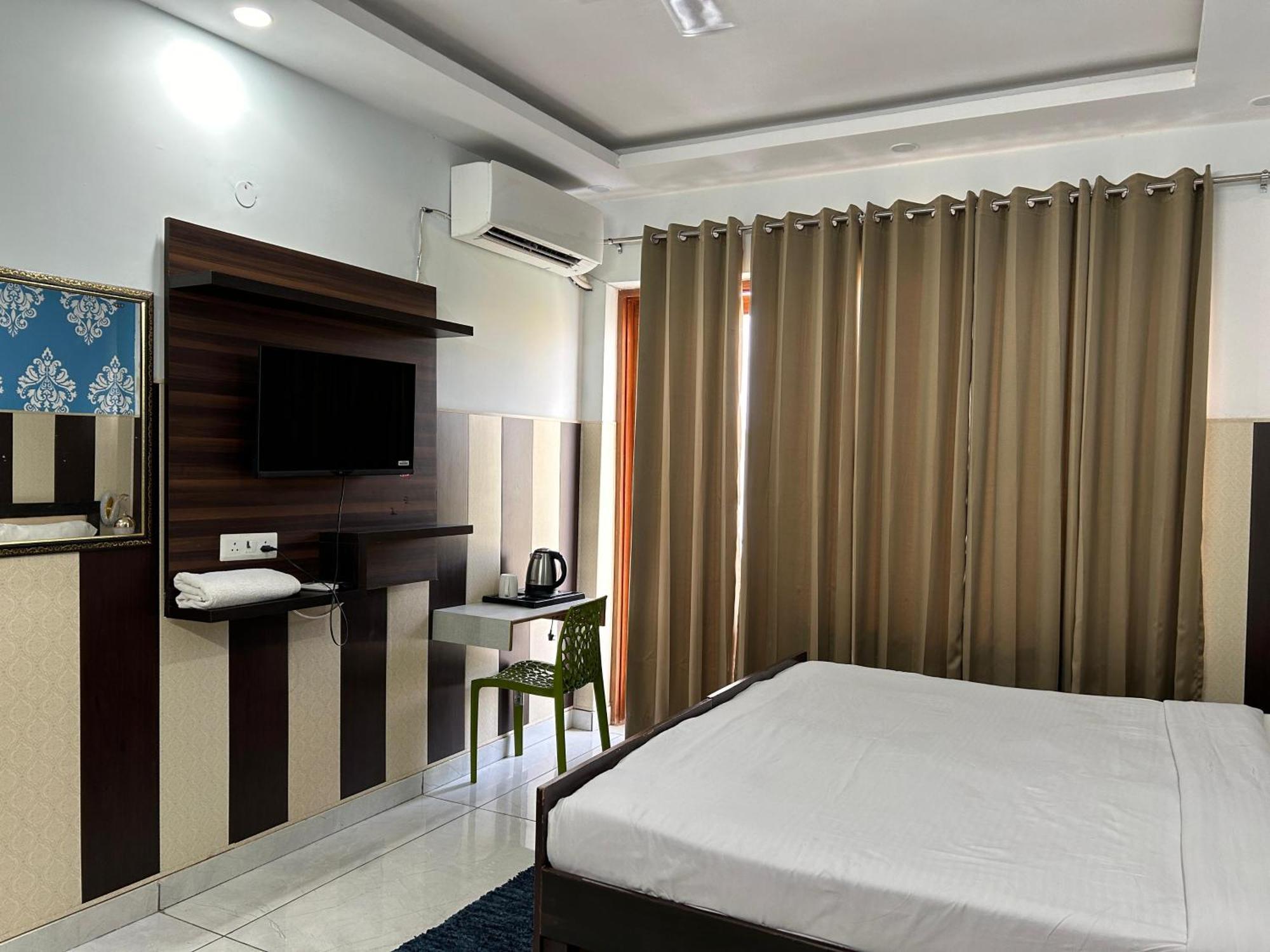 מלון גורגאון Tanvi Premium Residency Near Artemis Hospital, Gurugram מראה חיצוני תמונה