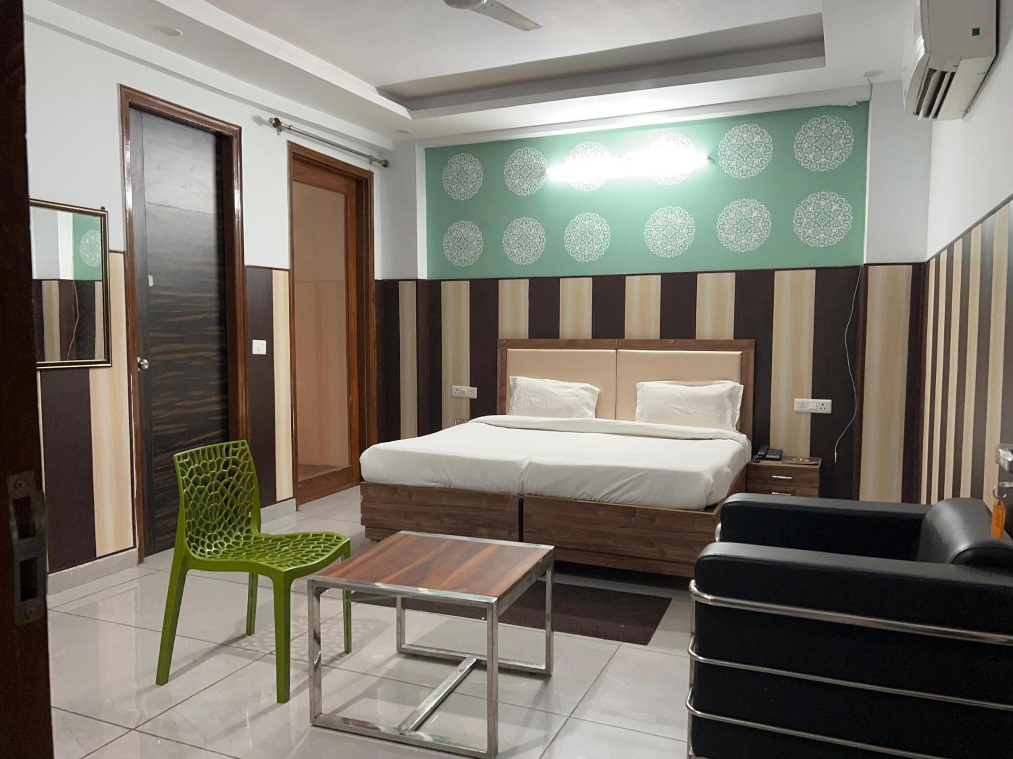 מלון גורגאון Tanvi Premium Residency Near Artemis Hospital, Gurugram מראה חיצוני תמונה